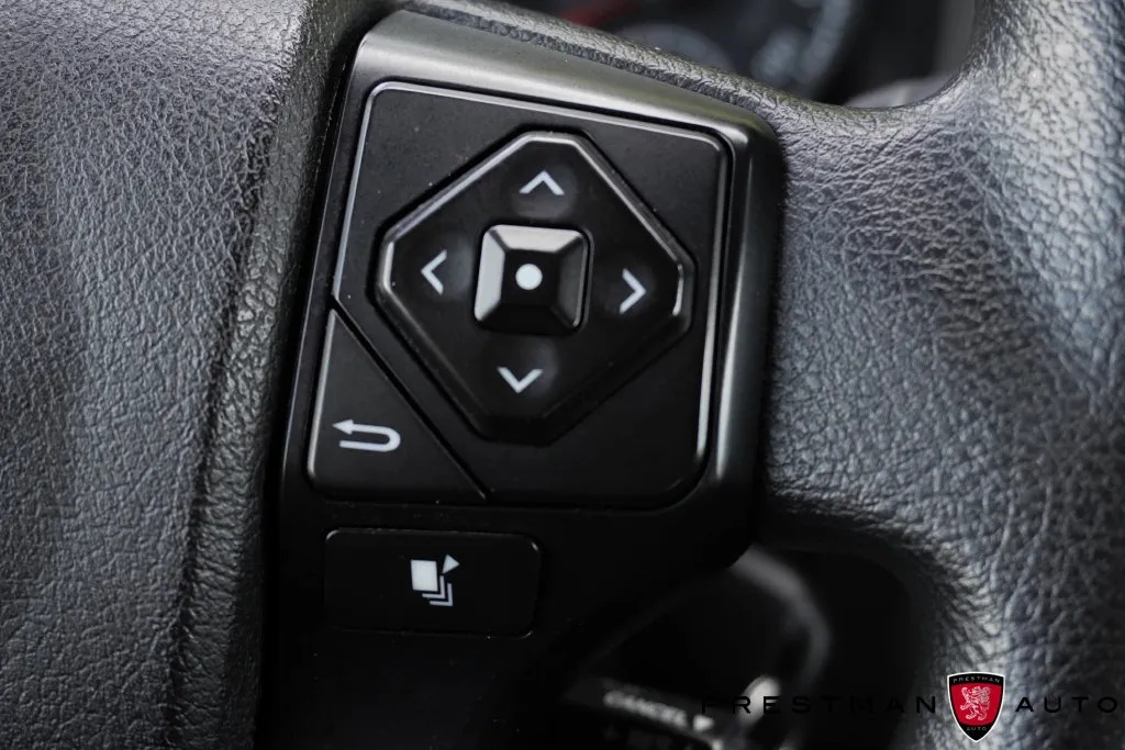 Toyota Tacoma photo 28