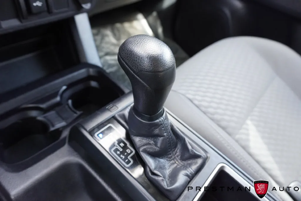 Toyota Tacoma photo 36