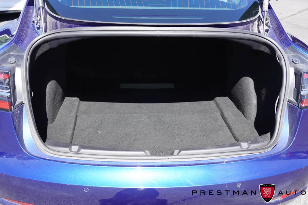 Tesla Model 3 photo 34