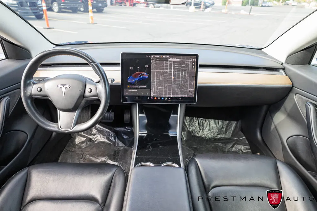 Tesla Model 3 photo 19