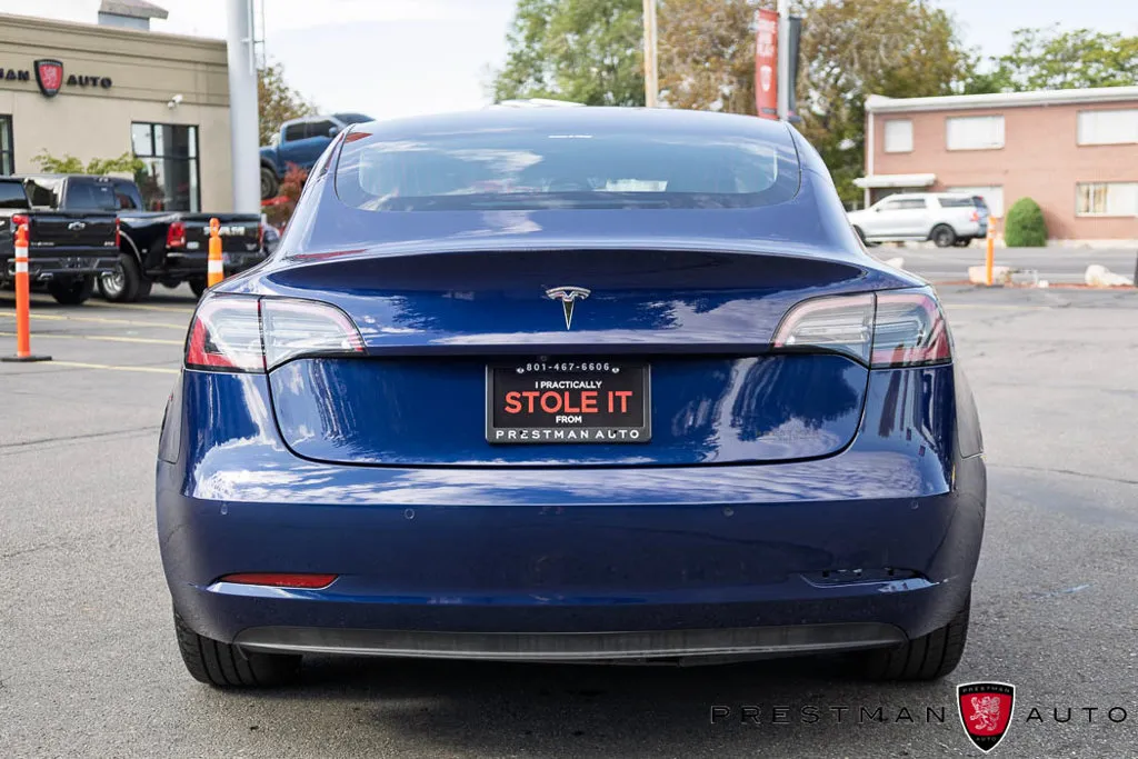 Tesla Model 3 photo 27