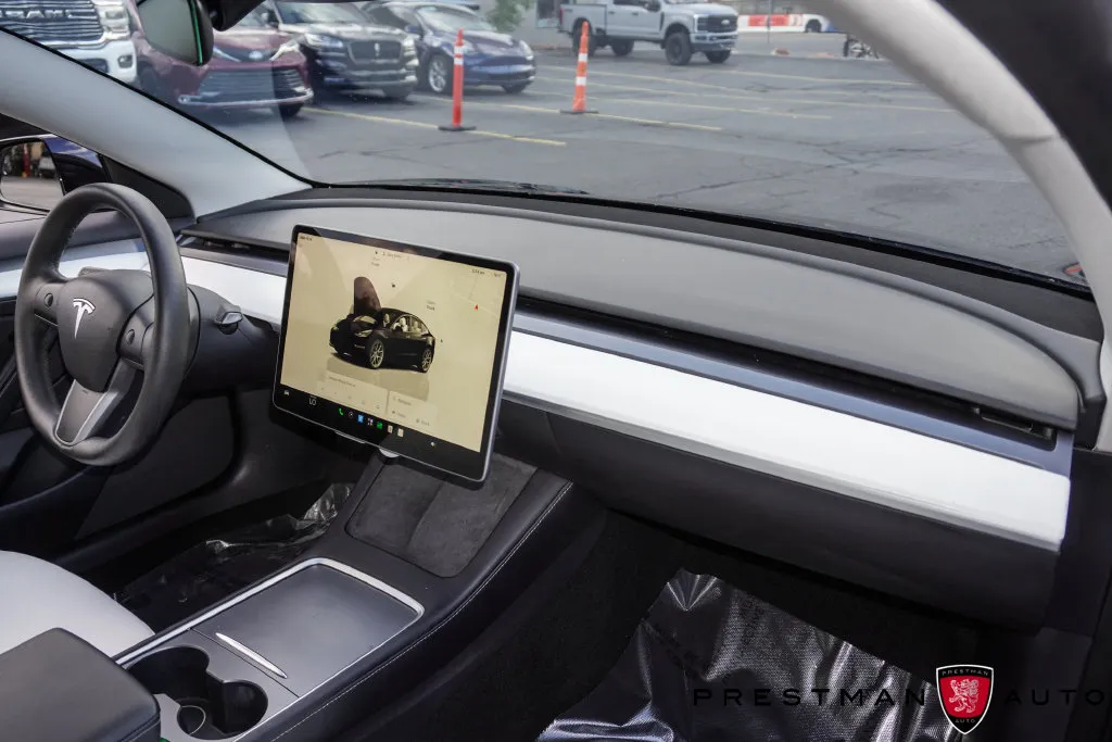 Tesla Model 3 photo 30