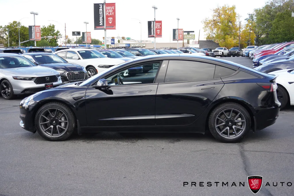 Tesla Model 3 photo 4