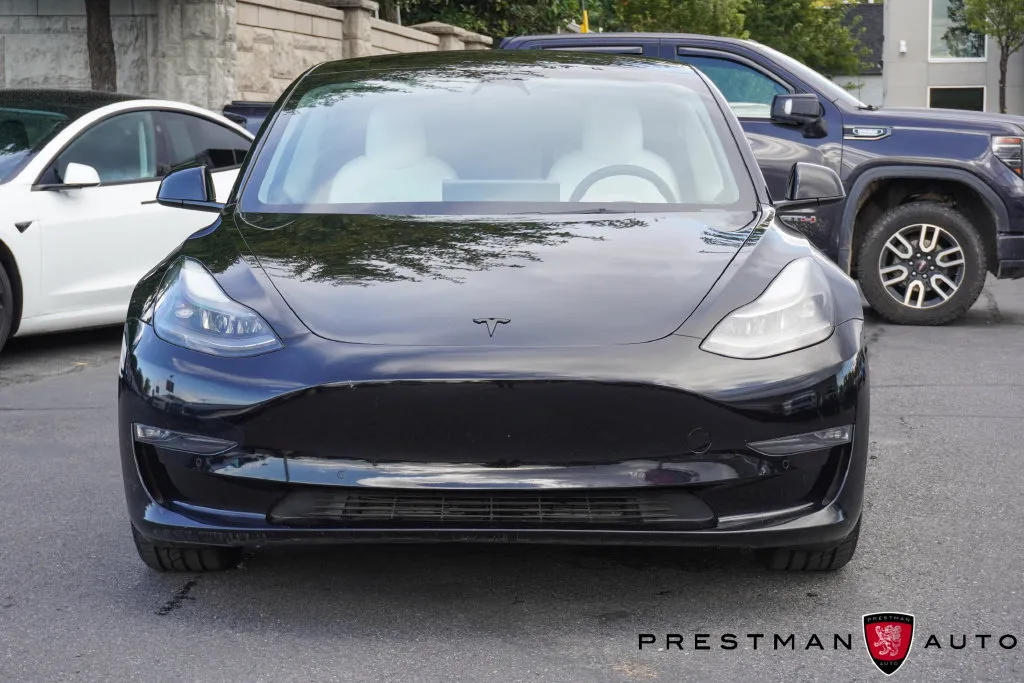 Tesla Model 3 photo 2
