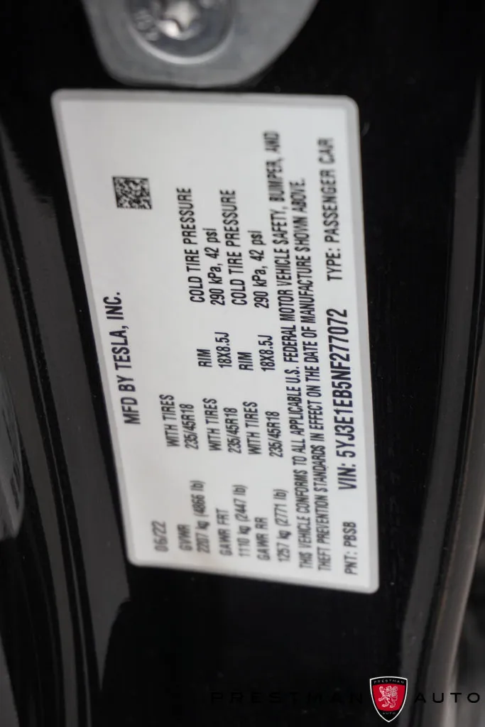Tesla Model 3 photo 10