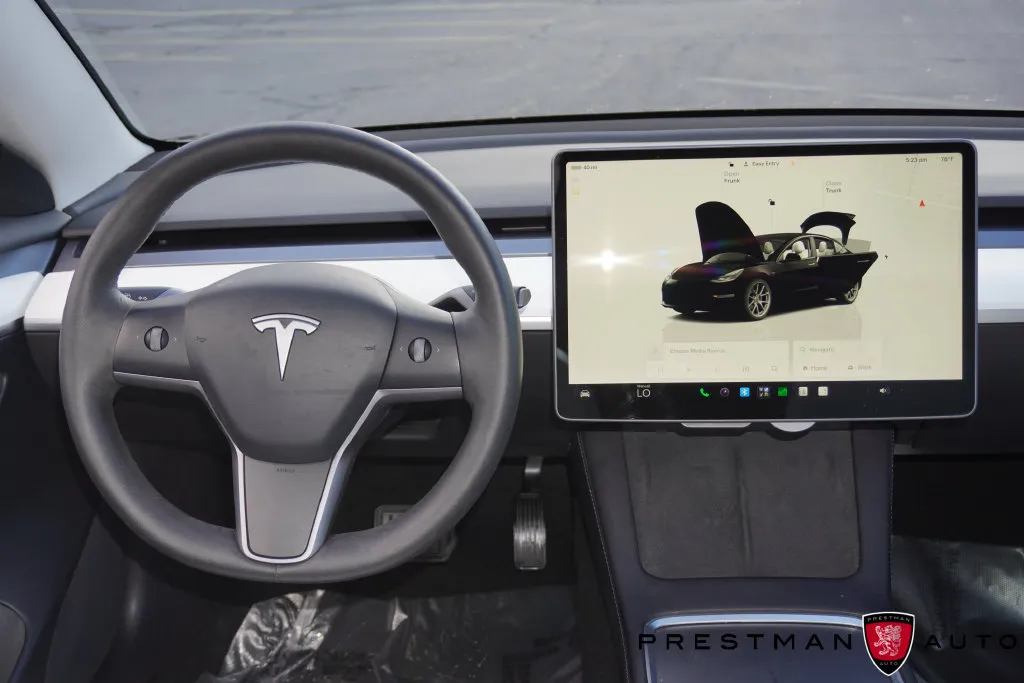 Tesla Model 3 photo 23