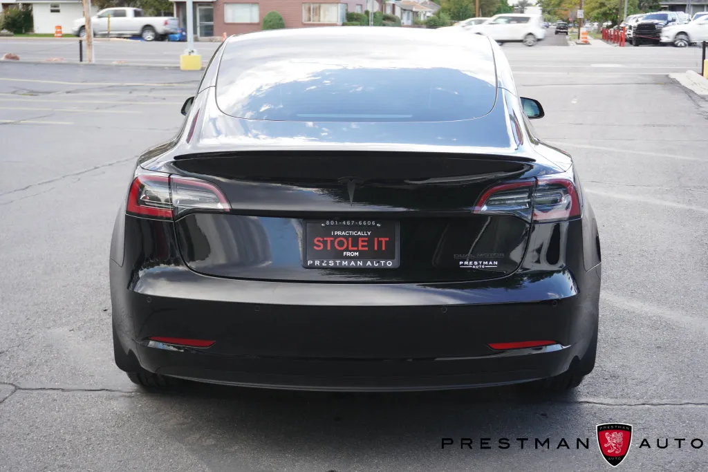 Tesla Model 3 photo 6