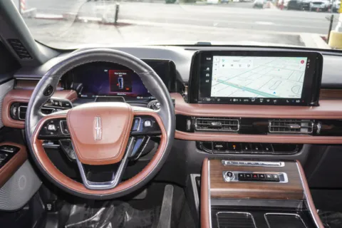 Photos of 2025 Lincoln Aviator Reserve for sale in Salt Lake City, UT at Prestman Auto