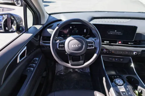 Photos of 2025 Kia Carnival Hybrid SX for sale in Salt Lake City, UT at Prestman Auto