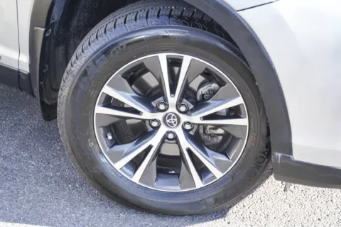 Photos of 2019 Toyota Highlander Hybrid LE for sale in Salt Lake City, UT at Prestman Auto