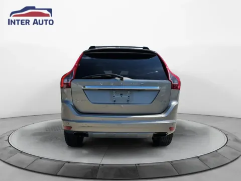 More photos of 2016 Volvo XC60 T6 Platinum Sport Utility 4D at Interauto, MA