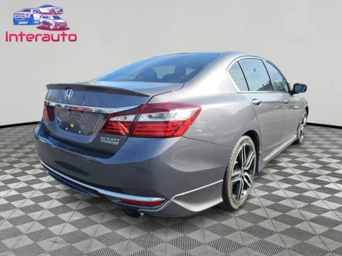 More photos of 2017 Honda Accord Sport SE Sedan 4D at Interauto, MA