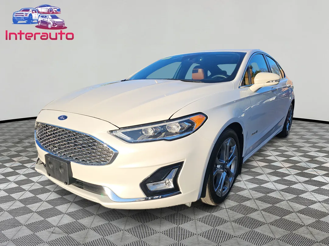 2019 Ford Fusion Hybrid Titanium's photo