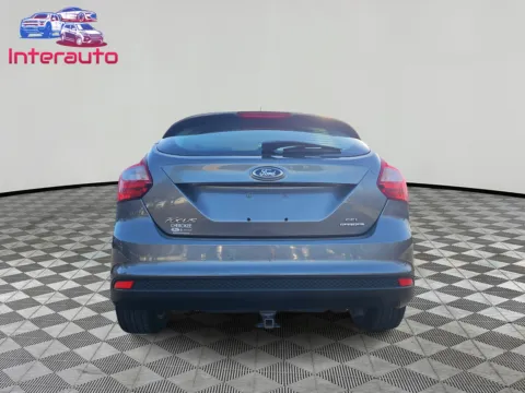 More photos of 2012 Ford Focus SEL Hatchback 4D at Interauto, MA