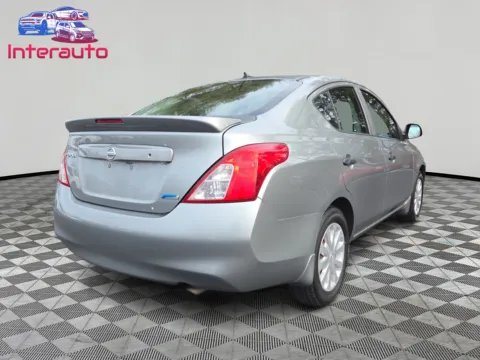 More photos of 2013 Nissan Versa S Plus Sedan 4D at Interauto, MA