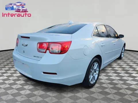 More photos of 2015 Chevrolet Malibu LT Sedan 4D at Interauto, MA