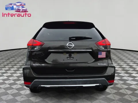 More photos of 2017 Nissan Rogue SV (2017.5) Sport Utility 4D at Interauto, MA