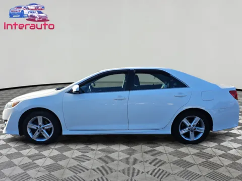 Photos of 2013 Toyota Camry SE Sedan 4D for sale in Plainville, MA at Interauto