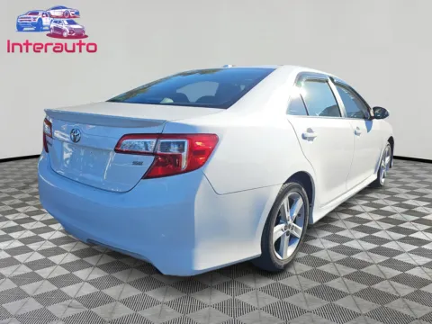 More photos of 2013 Toyota Camry SE Sedan 4D at Interauto, MA