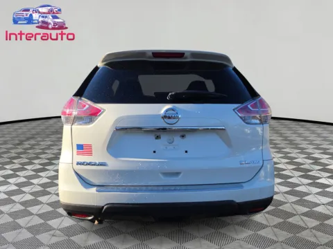 More photos of 2016 Nissan Rogue SL Sport Utility 4D at Interauto, MA