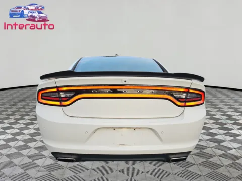 More photos of 2019 Dodge Charger SXT Sedan 4D at Interauto, MA