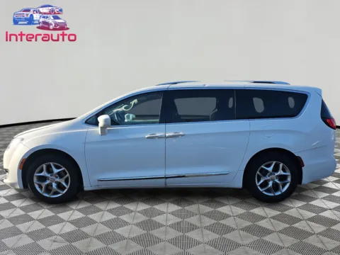 Photos of 2018 Chrysler Pacifica Touring L Minivan 4D for sale in Plainville, MA at Interauto