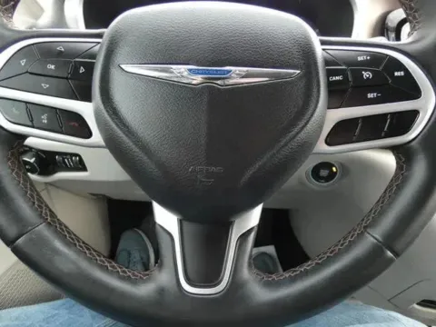 Photos of 2018 Chrysler Pacifica Touring L Minivan 4D for sale in Plainville, MA at Interauto