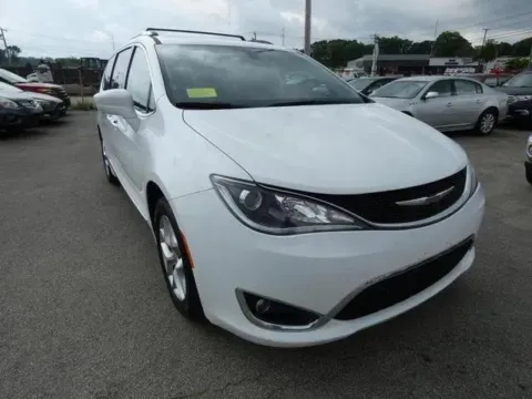 Another view of 2018 Chrysler Pacifica Touring L Minivan 4D for sale in Plainville, MA at Interauto