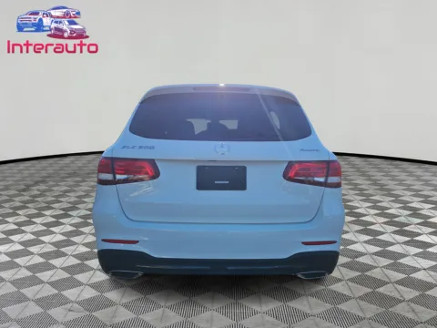 More photos of 2018 Mercedes-Benz GLC 300 4MATIC Sport Utility 4D at Interauto, MA