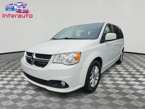 White 2019 Dodge Grand Caravan Passenger SXT Minivan 4D for sale in Plainville, MA