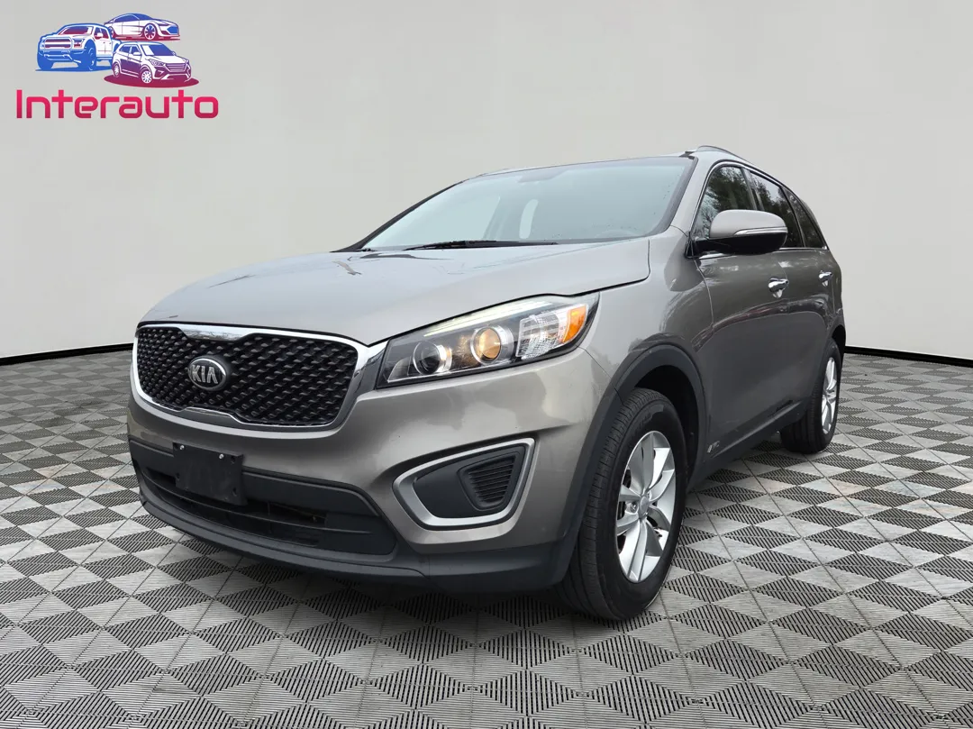 2016 Kia Sorento LX's photo