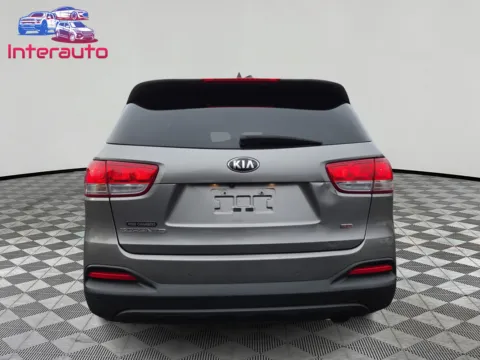 More photos of 2016 Kia Sorento LX Sport Utility 4D at Interauto, MA