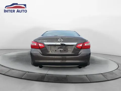 More photos of 2016 Nissan Altima 2.5 S Sedan 4D at Interauto, MA