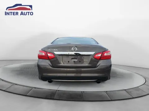 More photos of 2016 Nissan Altima 2.5 S Sedan 4D at Interauto, MA