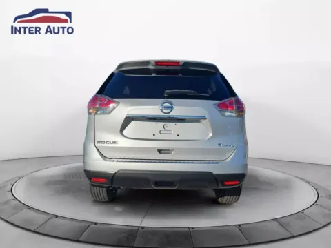 More photos of 2016 Nissan Rogue SL Sport Utility 4D at Interauto, MA