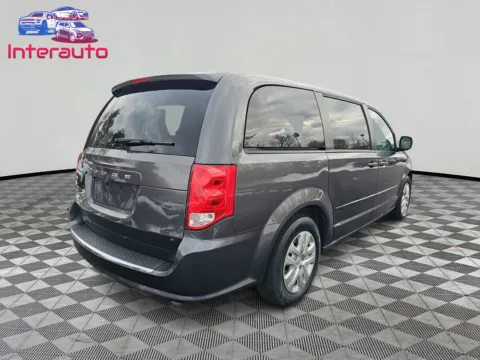 More photos of 2017 Dodge Grand Caravan Passenger SE Minivan 4D at Interauto, MA