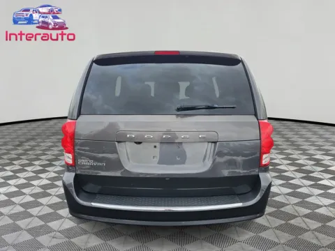 More photos of 2017 Dodge Grand Caravan Passenger SE Minivan 4D at Interauto, MA