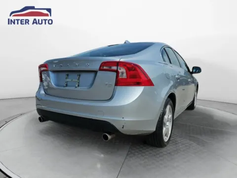 More photos of 2013 Volvo S60 T5 Sedan 4D at Interauto, MA
