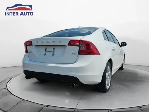 More photos of 2013 Volvo S60 T5 Sedan 4D at Interauto, MA