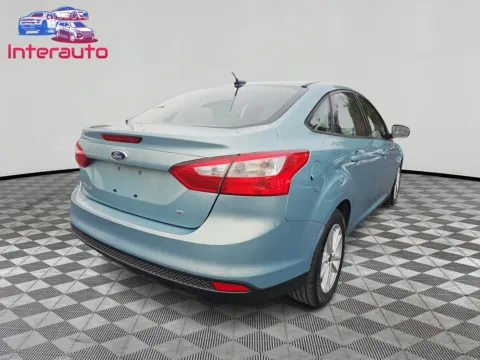 More photos of 2012 Ford Focus SE Sedan 4D at Interauto, MA