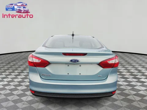More photos of 2012 Ford Focus SE Sedan 4D at Interauto, MA