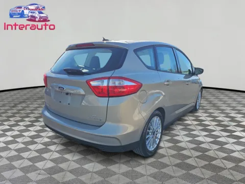 More photos of 2015 Ford C-MAX Hybrid SE Wagon 4D at Interauto, MA