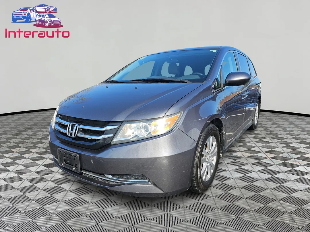 2017 Honda Odyssey SE's photo