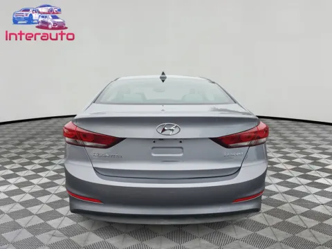 More photos of 2017 Hyundai Elantra Limited Sedan 4D at Interauto, MA