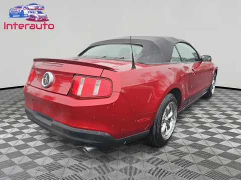 More photos of 2010 Ford Mustang Convertible 2D at Interauto, MA