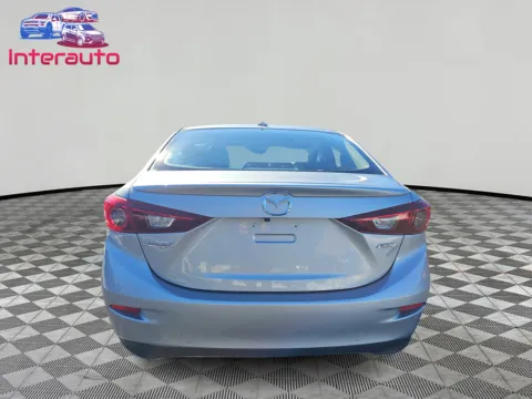 More photos of 2018 MAZDA MAZDA3 Touring Sedan 4D at Interauto, MA