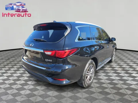 More photos of 2017 INFINITI QX60 3.5 Sport Utility 4D at Interauto, MA