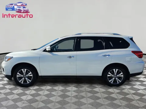 Photos of 2017 Nissan Pathfinder SL Sport Utility 4D for sale in Plainville, MA at Interauto