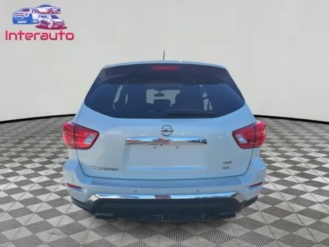 More photos of 2017 Nissan Pathfinder SL Sport Utility 4D at Interauto, MA