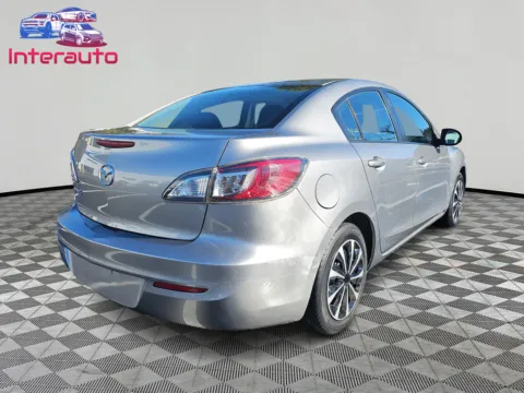 More photos of 2012 MAZDA MAZDA3 i Sport Sedan 4D at Interauto, MA